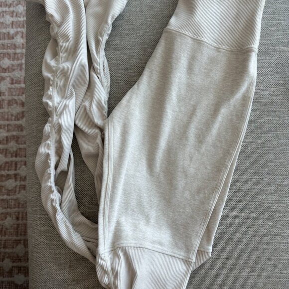 Alo Yoga High-waist Alosoft Goddess Legging, Size XS - Picture 2 of 3